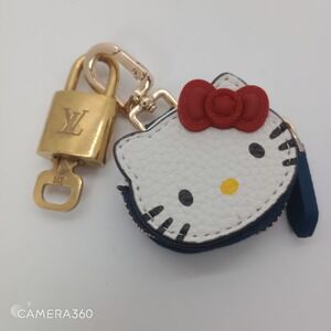 Authentic LOUIS VUITTON Lock & Key with Hello Kitty Bag Charm Keychain
